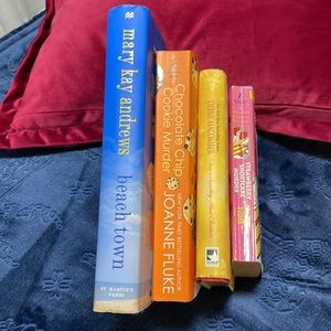 Book Bundle: Mary Kay Andrews, Debbie Macomber, Joanne Fluke